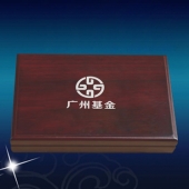 2013年6月：廣州產(chǎn)業(yè)訂作純銀幣定作紀(jì)念銀章制作銀幣